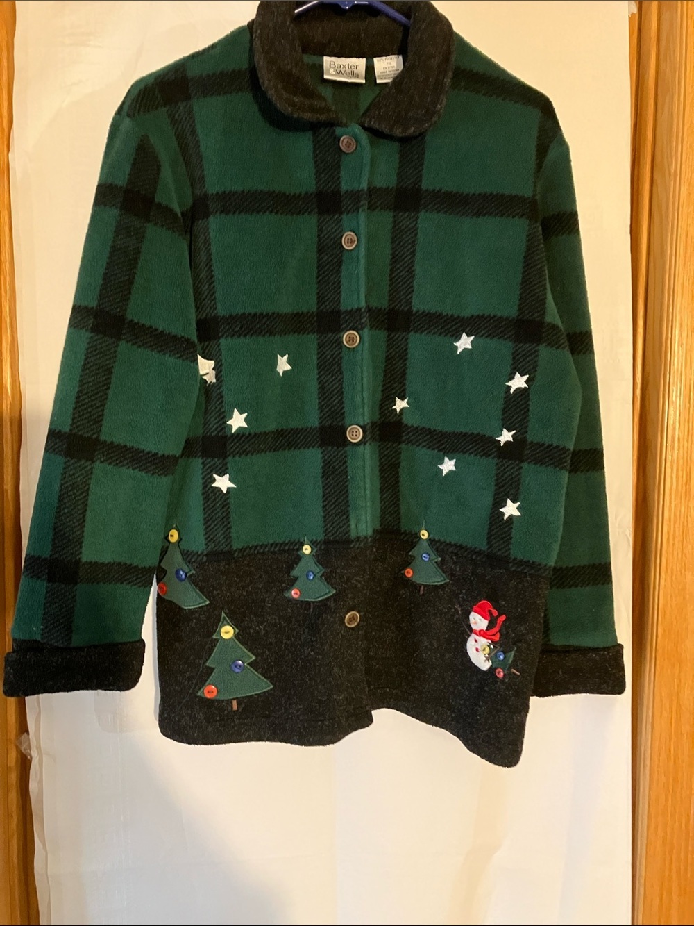 Baxter Wells Women’s PM Holiday Green & Black Plaid Button Down Fleece Jacket